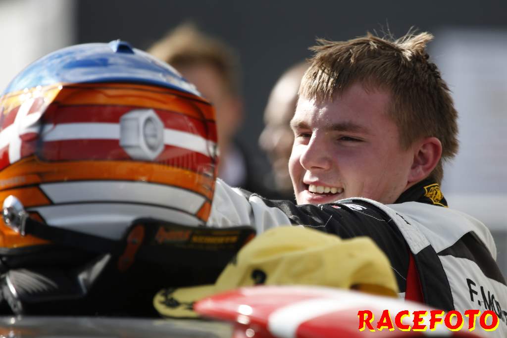 En glad Frederik Mortensen efter topresultat på Mantorp Park
(Foto: Racefoto.se)